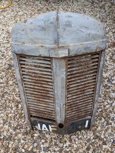 Vintage ferguson tractor - 20,