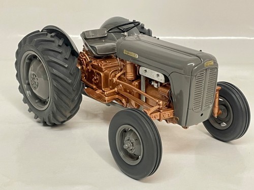 Scale tractoys ctf - 1/16,